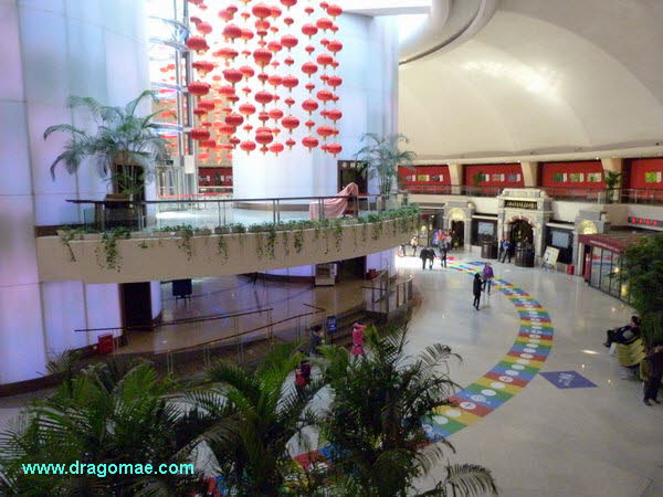 Shanghai Turm Oriental Pearl Tower Innen Foto Dragomae